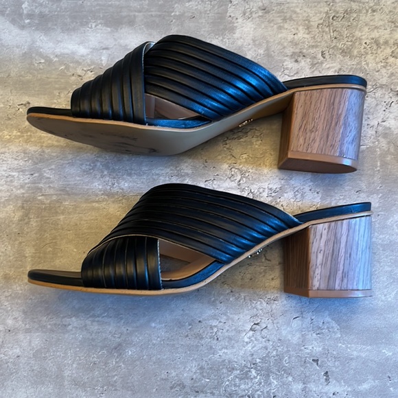 Nanette Lepore black leather sandals size 8 - pleated crossband - open toe EUC - Picture 3 of 8